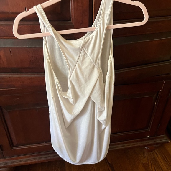 LULULEMON CROSS BACK WHITE TANK TOP SIZE 8 - Picture 3 of 3